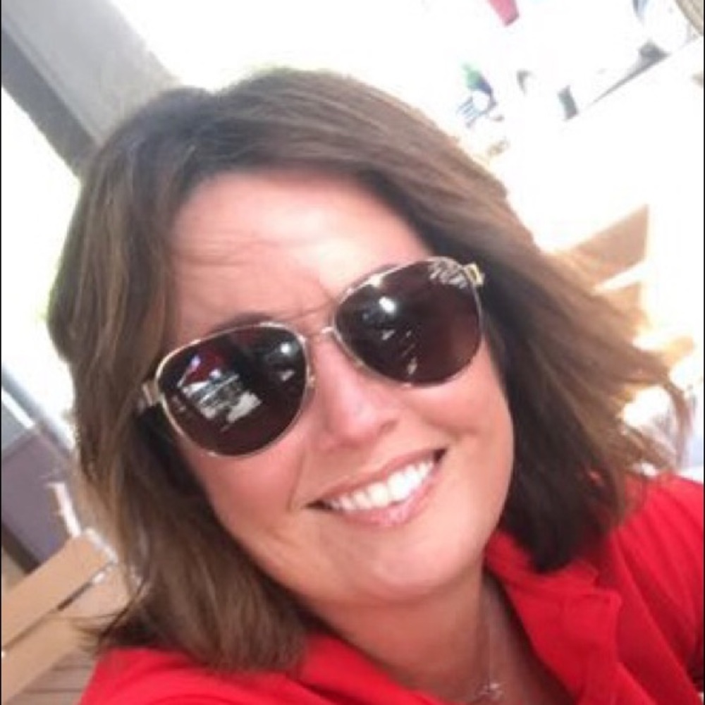 Meet your Posher, Connie